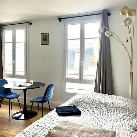 Eiffel Tower - Cosy Apartment *