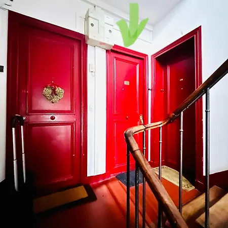 Eiffel Tower - Cosy Апартаменты *