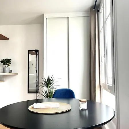 Eiffel Tower - Cosy *